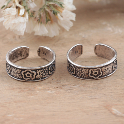 Sterling silver toe rings, 'Stylish Garden' (Pair) - Handcrafted Sterling Silver Toe Rings with Flowers (Pair)
