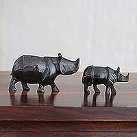 Figuras de latón, 'Rhino Glory' (par) - Figuras de latón de madre y cachorro de rinoceronte elaboradas en la India