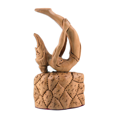 Escultura de madera, 'Dhanurashana' - Escultura yogui artesanal