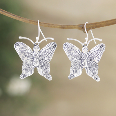 Pendientes colgantes de plata de ley - Pendientes colgantes de plata de ley con mariposas brillantes