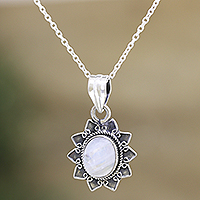 Collar con colgante de piedra lunar arcoíris - Collar con colgante de flor de plata de ley y piedra lunar arcoíris