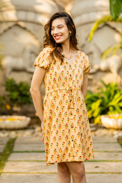 Vestido estilo túnica de rayón - Vestido Túnica Efecto Seda Beige con Estampado Floral y Botones