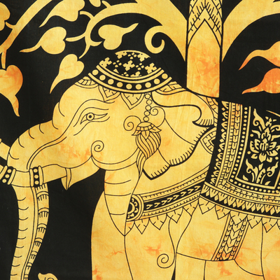 Wandbehang aus Baumwolle, 'Golden Tree' - 100% Baumwolle Elefant und Baum Wandbehang Crafted in Indien