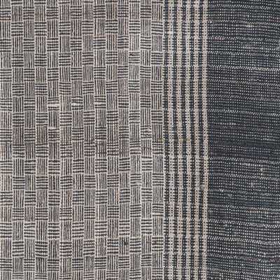 schal aus 100 % Seide, „Midnight Noir“ – gemusterter grauer Schal, handgewebt aus 100 % Seide in Indien