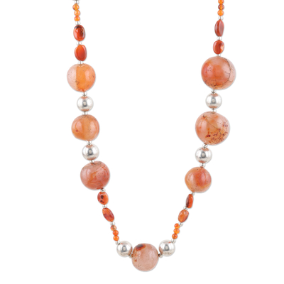 Lange Halskette aus Karneolperlen - Lange Perlenkette aus Karneol und Sterlingsilber aus Indien