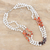 Dreireihige Perlenkette aus mehreren Edelsteinen, „Gleaming Passion“ – Dreireihige Perlenkette aus Mondstein, Karneol und Granat