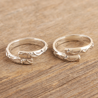Sterling silver toe rings, 'Leaf Hug' (pair) - Pair of Sterling Silver Toe Rings with Leafy Pattern