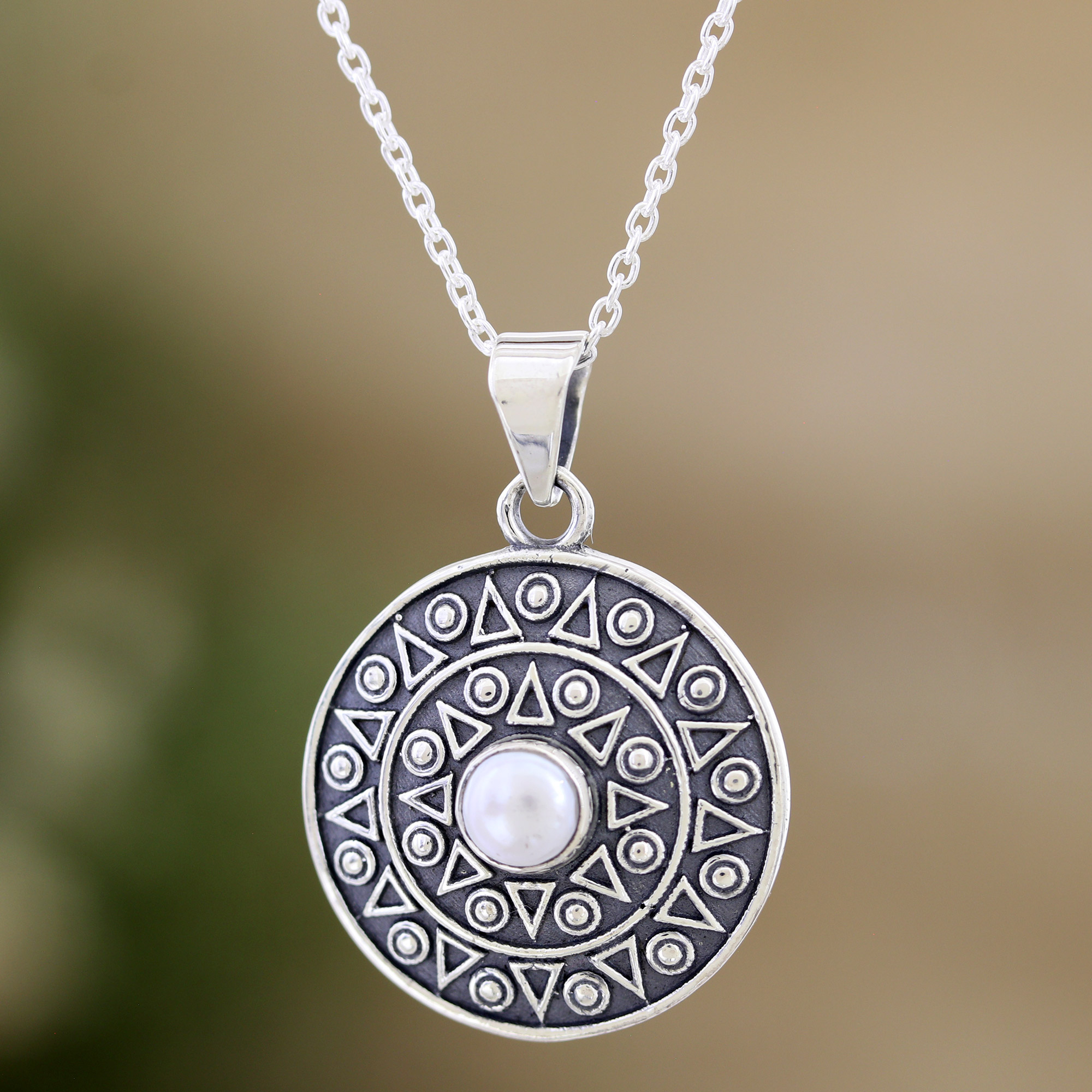 18 Moon Pendant with Saturn Chain in Sterling Silver (1.2 mm)