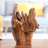 Escultura de madera recuperada, 'Wild View' - Escultura de madera Haldu ecológica tallada a mano de la India