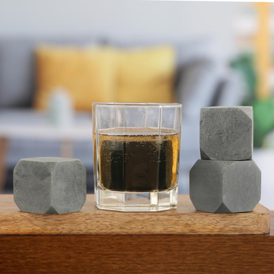 Piedras de whisky de esteatita (juego de 4) - Juego de 4 piedras de whisky de esteatita hecho a mano en la India