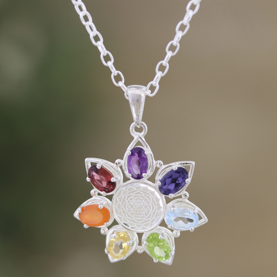 Collar con colgante de múltiples piedras preciosas - Collar con colgante floral de múltiples piedras preciosas de la India
