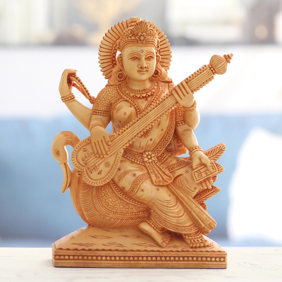 Escultura de madera - Escultura de madera de la diosa Saraswati tallada a mano en la India
