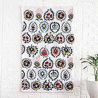 Embroidered cotton wall hanging, 'Blooms of Kashmir II' - Chain-Stitched Cotton Wall Hanging Handcrafted in India