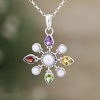 Halskette mit Anhänger aus mehreren Edelsteinen, „Schatzkompass“ – Halskette mit Anhänger aus Sterlingsilber und bunten Juwelen