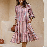 Besticktes A-Linien-Kleid aus Baumwolle, „Between Sweet Lines“ – Bunt gestreiftes, besticktes A-Linien-Kleid aus Baumwolle aus Indien