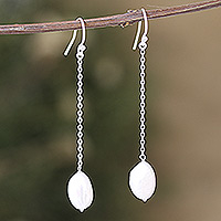 Pendientes colgantes de perlas cultivadas, 'Pasión del Mar' - Pendientes colgantes de plata de ley con perlas cultivadas en color crema