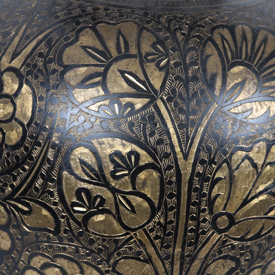Messingvase, 'Palastgarten' - Traditionelle florale Messingvase von indischen Kunsthandwerkern hergestellt