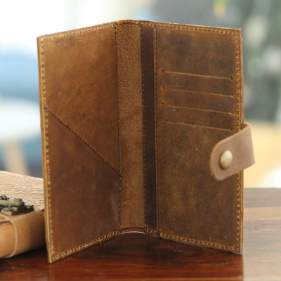 Porta pasaporte de cuero, 'Journey Time' - Porta pasaporte de cuero hecho a mano en un tono marrón