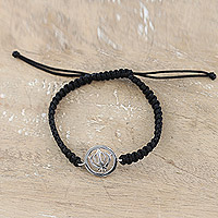 Macrame sterling silver pendant bracelet, 'Altar to Knowledge' - Black Macrame Bracelet with Sterling Silver Khanda Symbol