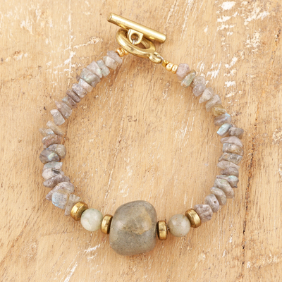 Labradorite and agate beaded pendant bracelet, 'Wind Adoration' - Handmade Grey Labradorite and Agate Beaded Pendant Bracelet