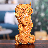 Escultura de madera, 'La tranquilidad de la naturaleza' - Escultura de madera Kadam tallada a mano de la madre naturaleza