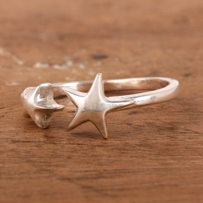 Sterling silver wrap ring, 'Shining Cosmos' - Star-Themed High-Pòlished Sterling Silver Wrap Ring