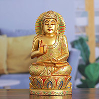 Holzskulptur „Buddhas Weisheit“ – handgefertigte goldfarbene Buddha-Skulptur aus Kadam-Holz