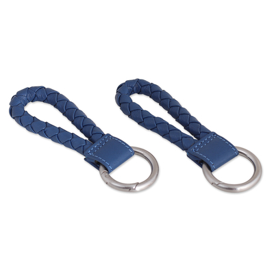 Leder-Schlüsselanhänger, „Azure Duo“ (Paar) – Handgefertigte geflochtene Azure-Leder-Schlüsselanhänger (Paar)
