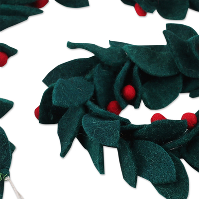 Wool felt garland, 'Festive Decorations' - Wool Felt Leaf Holiday Garland in Green and Red from India