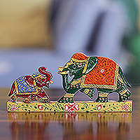 Imán de madera - Imán de elefante de madera Kadam tallado y pintado a mano de la India