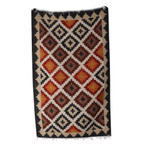 Wool rug, 'Paradise Enchantment' - Handloomed Diamond-Patterned Alabaster and Black Wool Rug