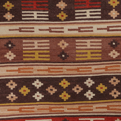 Wool area rug, 'Splendor Memoirs' (4x6) - Handloomed Traditional Warm-Toned Wool Area Rug (4x6)