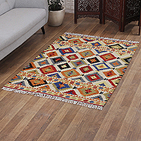 Wool rug, 'Palace Visit' (4x6) - Handloomed Diamond-Patterned Wool Rug with Fringes (4x6)