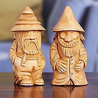 Figuras de madera, 'Lucky Gnomes' (par) - Par de caprichosas figuras de madera de gnomos de la suerte talladas a mano
