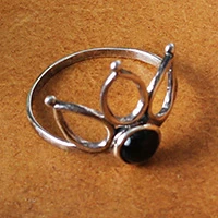 Onyx cocktail ring, 'Shadow Crown' - Leafy-Inspired Sterling Silver and Onyx Cocktail Ring