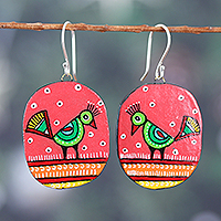 Pendientes colgantes de cerámica, 'Gorrión indio' - Pendientes colgantes de cerámica verde y rosa con temática de pájaros
