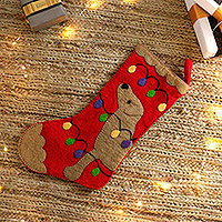 Weihnachtsstrumpf aus Wollfilz mit Applikation, „Fröhlicher Hund“ – handgenähter Weihnachtsstrumpf aus Wollfilz mit Hund