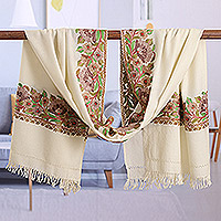 Mantón de lana, 'Ivory Glory' - Mantón de lana tejido con bordado de rayón en tonos marfil