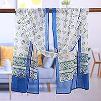 Bufanda de algodón con estampado en bloque, 'Spring Gala' - Bufanda de algodón floral azul y verde con estampado en bloque hecha a mano