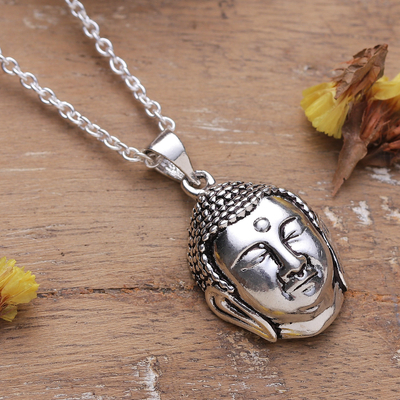 Halskette mit Anhänger aus Sterlingsilber, „Buddhas Harmonie“ – Halskette mit Anhänger aus poliertem Buddha-Sterlingsilber aus Indien