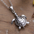 Halskette mit Anhänger aus Sterlingsilber, „Schildkrötenfrieden“ – Halskette mit Anhänger aus poliertem Sterlingsilber mit Schildkrötenmotiv