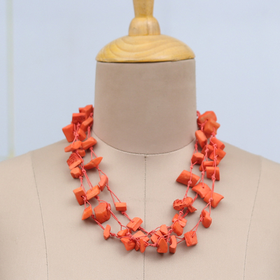 Collar de hilo de estación pintado - Collar de hebra de estación naranja pintado a mano de la India