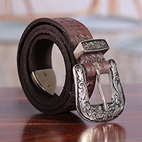 Cinturón de cuero y latón, 'Chocolate & Classic' - Cinturón clásico de cuero color chocolate con temática de estrellas y hebilla de latón