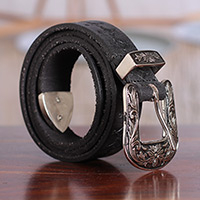 Cinturón de cuero y latón, 'Onyx & Classic' - Cinturón clásico de cuero de ónix con temática de estrellas y hebilla de latón