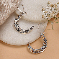 Pendientes colgantes de plata de ley, 'Crescent Jali Moon' - Pendientes colgantes de plata de ley con forma de luna con estampado de Jali