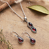 Garnet jewellery set, 'Duchess of Passion' - Sterling Silver and Natural Garnet jewellery Set from India