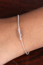 Labradorite pendant bracelet, 'Trendy Shades' - Natural Labradorite Pendant Bracelet in a High Polish Finish