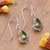 Pendientes colgantes de peridoto - Pendientes naturales de 1 quilates peridot colgados con acentos clásicos