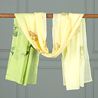 Cotton scarf, 'Chameleon Appeal' - Chameleon-Themed Hand-Dyed Ombre Cotton Scarf from India