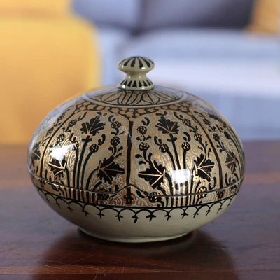 Papier mache decorative box, 'Kashmir Marvel' (large) - Nature-Themed Papier Mache and Wood Decorative Box (Large)